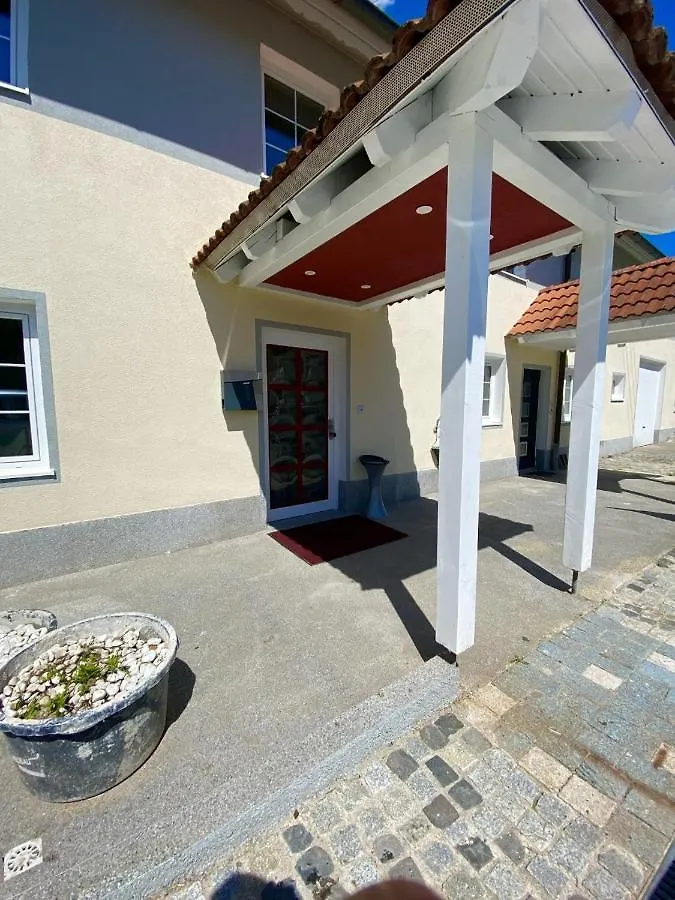 Apartment Adn Suites - Netflix - Modern And Smart Guenzburg
